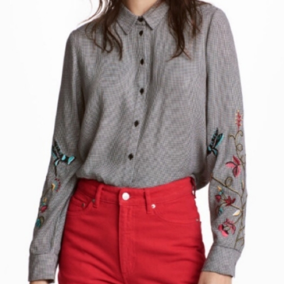 H&M Tops - H&M Button Up Houndstooth with Embroidered Sleeves